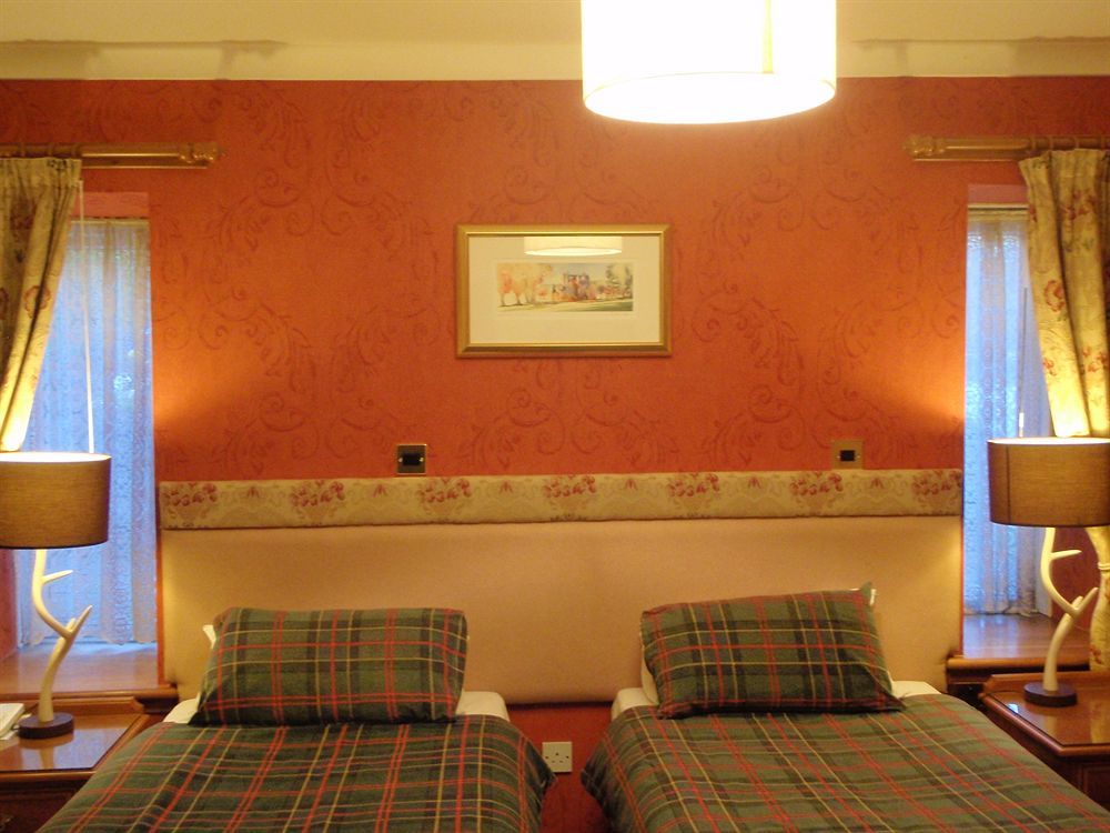 The Stronlossit Inn Fort William Exterior foto