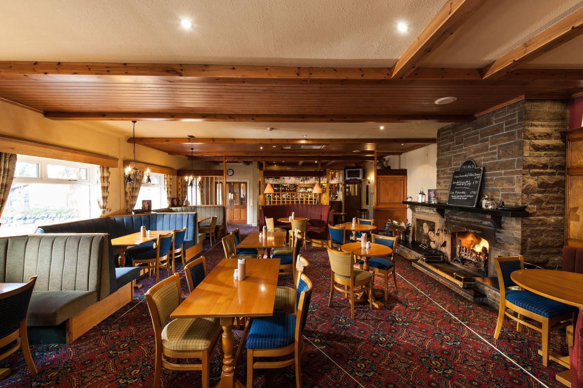The Stronlossit Inn Fort William Exterior foto